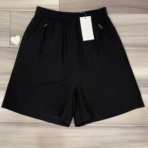 NWT KAFFE KAsonja Shorts Size Medium (Danish 38) Zipped Pockets Viscose Black